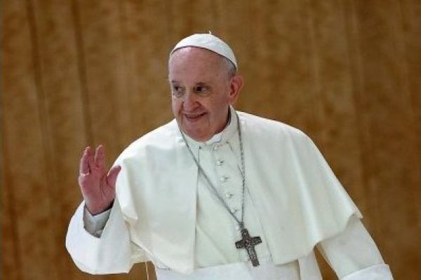 Harabarirwa Amasaha  ku ntoki, ni iki Papa Francis yaba ajyanye muri Congo?
